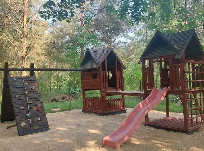 Lesna Przystan بيت للعطل Szteklin